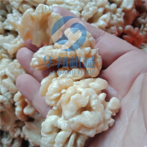 核桃仁去皮機器  規(guī)格齊全 純物理去皮率高達(dá)98%